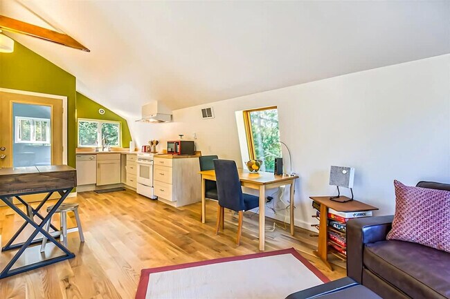 Building Photo - 32 Michaels Rd