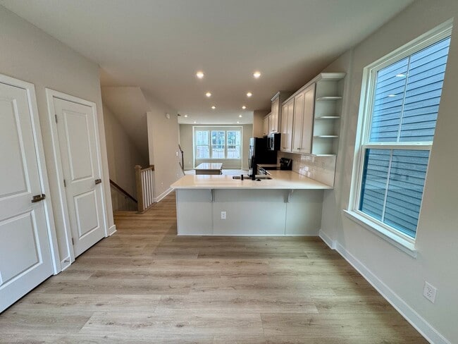 Building Photo - New Construction in Southend