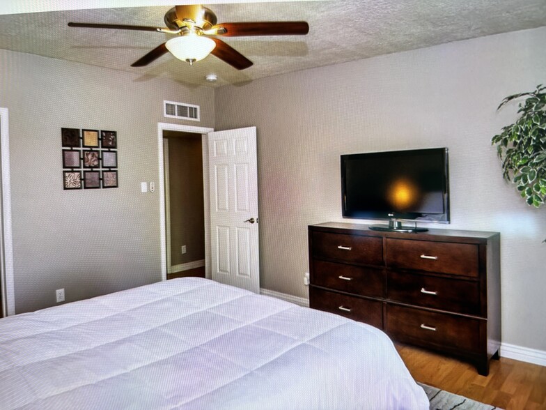 Master - 4635 N 22nd St