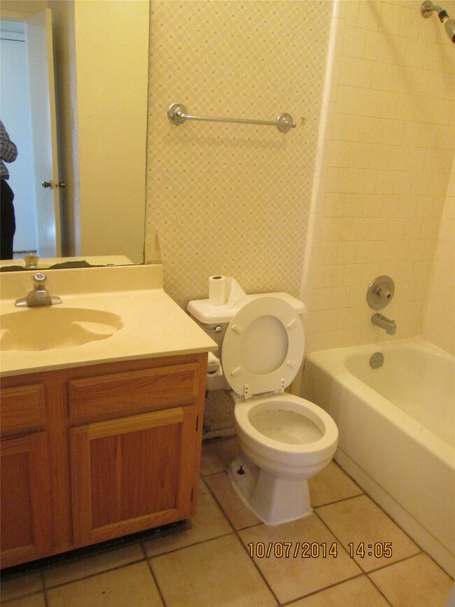 Building Photo - 19947 Mountain Dale Dr