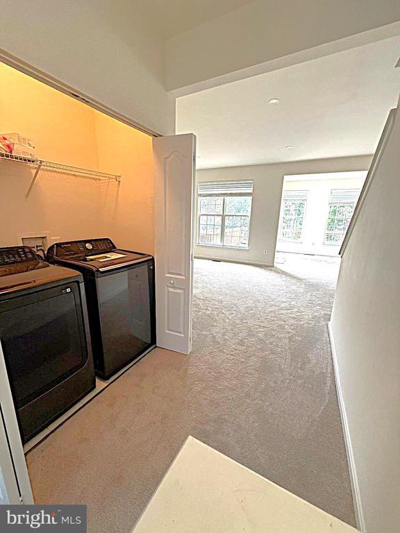 Building Photo - 13129 Park Crescent Cir