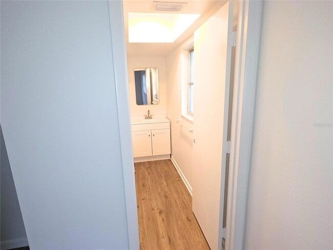 Building Photo - 210 Albee Rd W