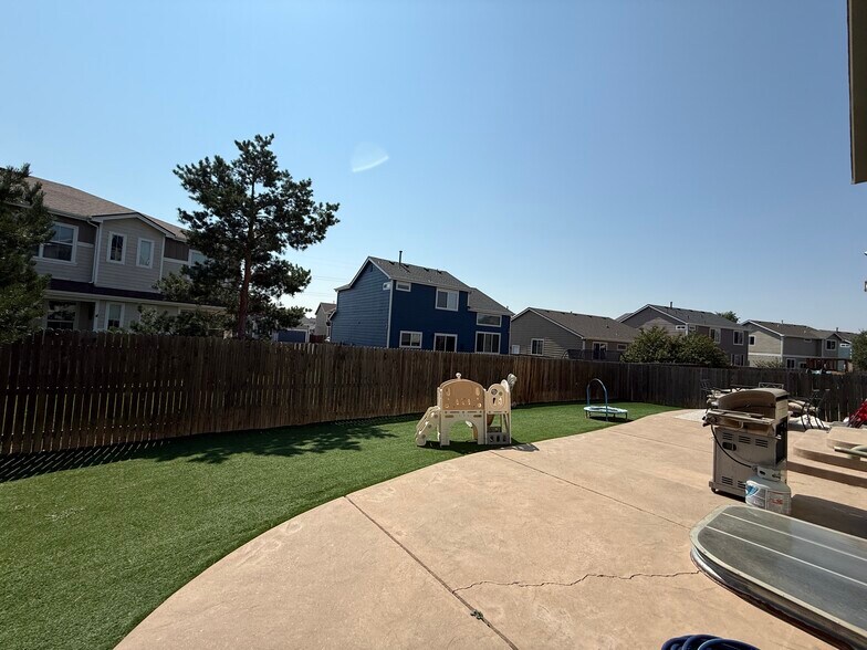Building Photo - 2409 Capital Dr