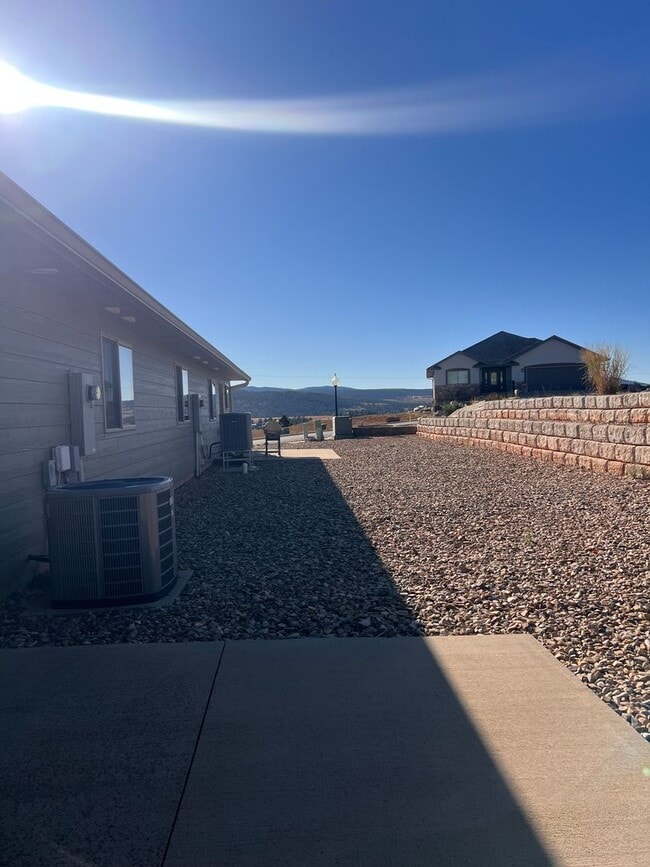 Building Photo - Tranquility