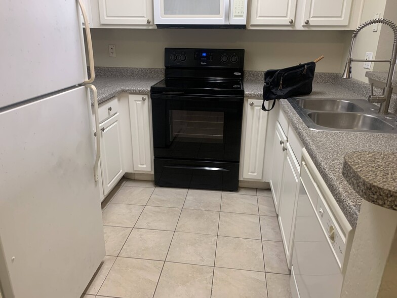 Kitchen - 8889 Caminito Plaza Centro