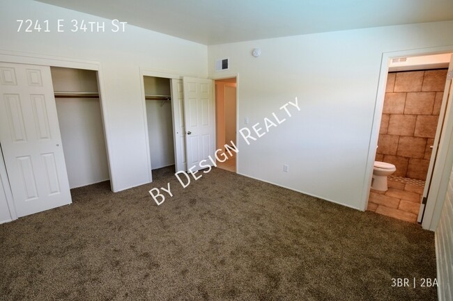 Building Photo - Beautifully Remodeled East Side 3 Bed 2 Ba...