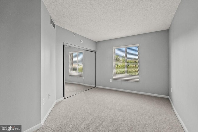 Building Photo - 3101 N Hampton Dr