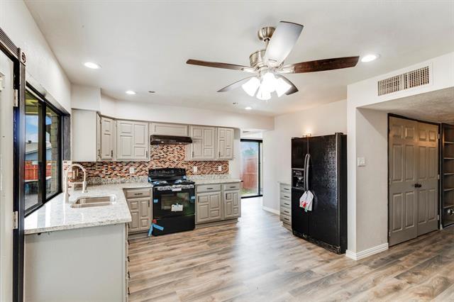 Building Photo - 3002 Rockett Dr