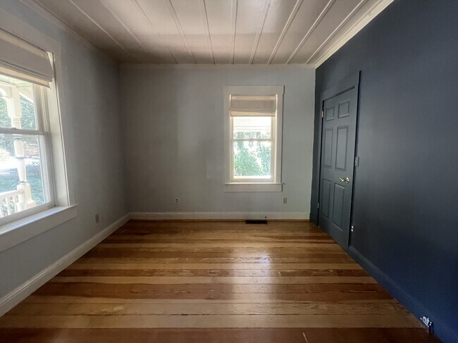 Building Photo - 228 B St