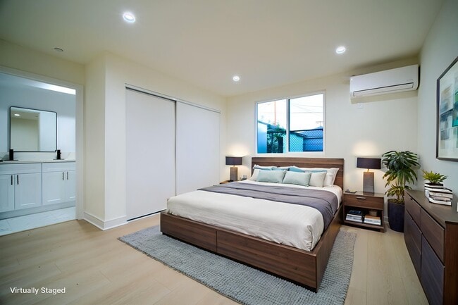 Building Photo - 8414 S McKinley Pl