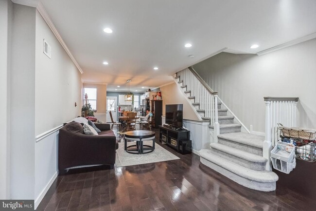 Building Photo - 5454 W Berks St