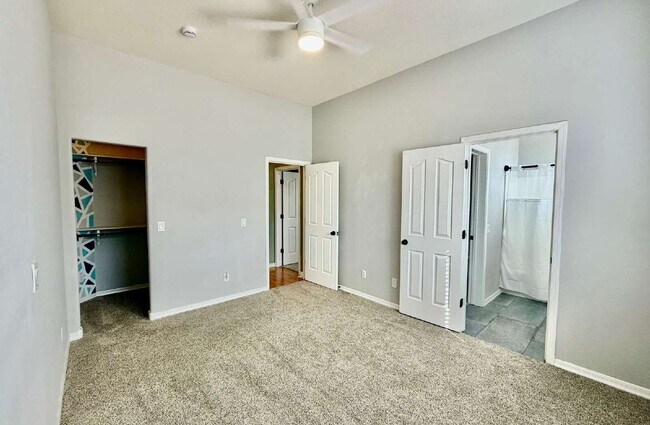 Building Photo - 5916 W Fetlock Trail
