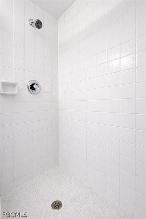 Building Photo - 633 SE 12th Ct