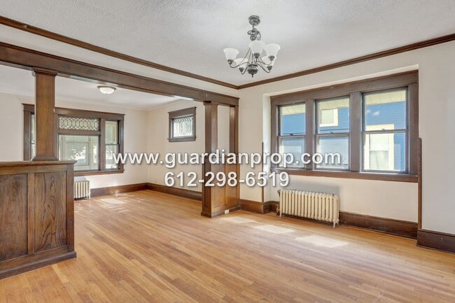 Building Photo - Large House in Hamline Midway Available October 1st, Original Woodwork, Updated Kitchen & Baths, ...