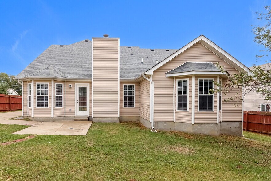 Building Photo - 128 Mary Joe Martin Dr