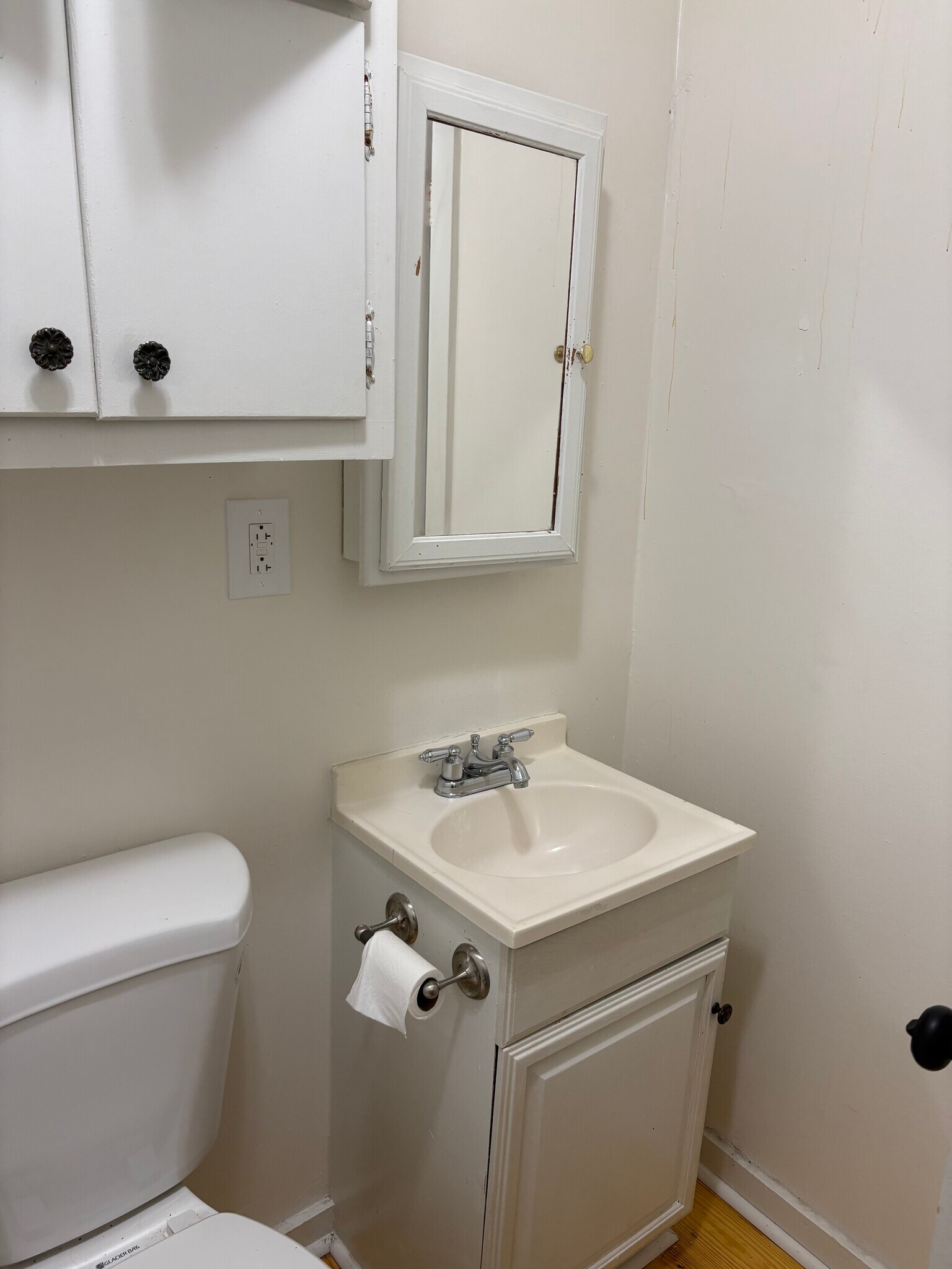 Building Photo - 492 Mobile St