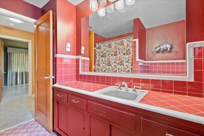 Building Photo - 440 Jupiter Ln