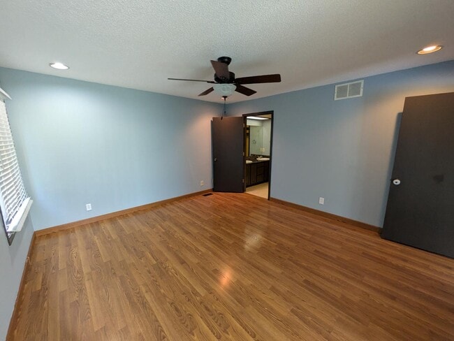 Building Photo - 3136 N Longfellow Ct