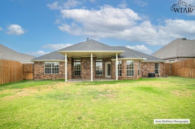 Building Photo - 8 St Andrews Ct