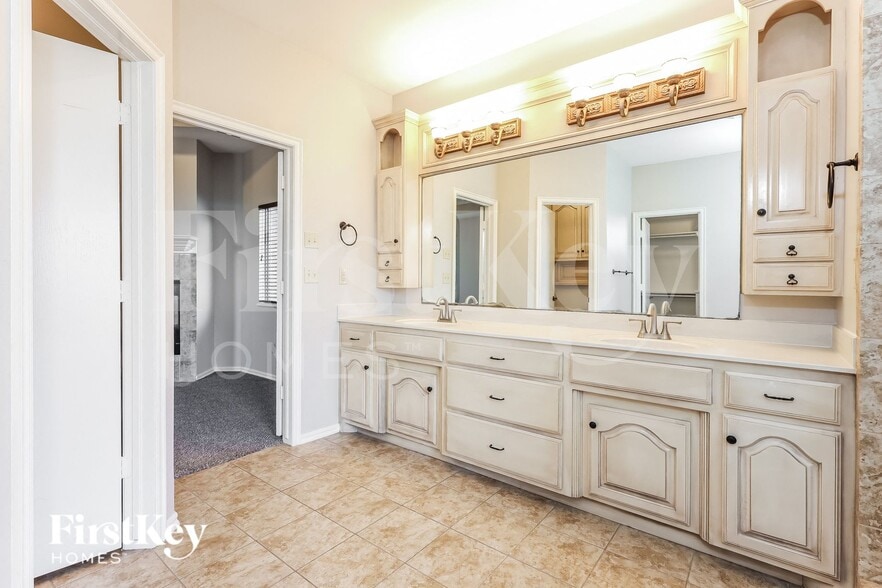 Building Photo - 4348 Gallant Fox Dr