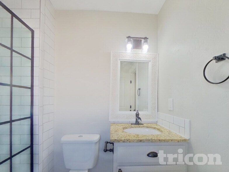 Building Photo - 7623 Safari Cir