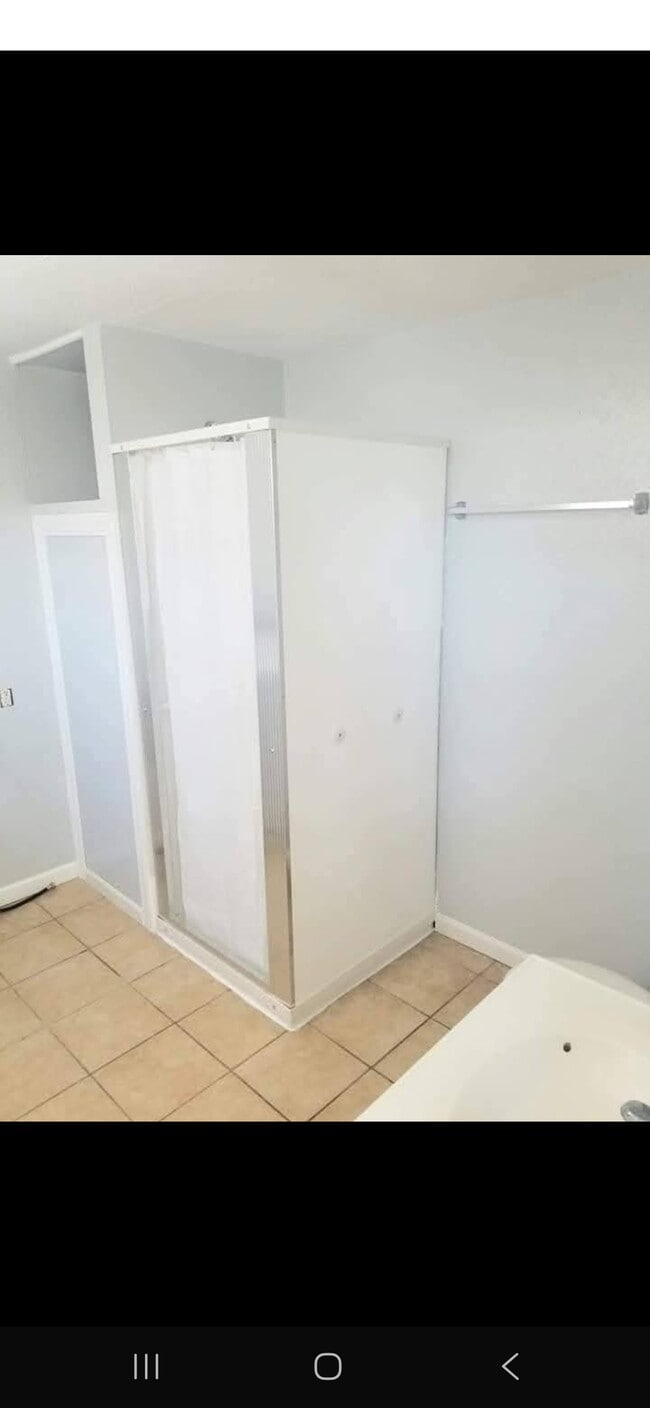 Building Photo - 400 W Main Ave