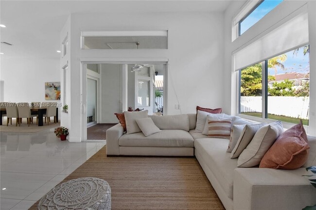 Building Photo - 710 Lake Blvd