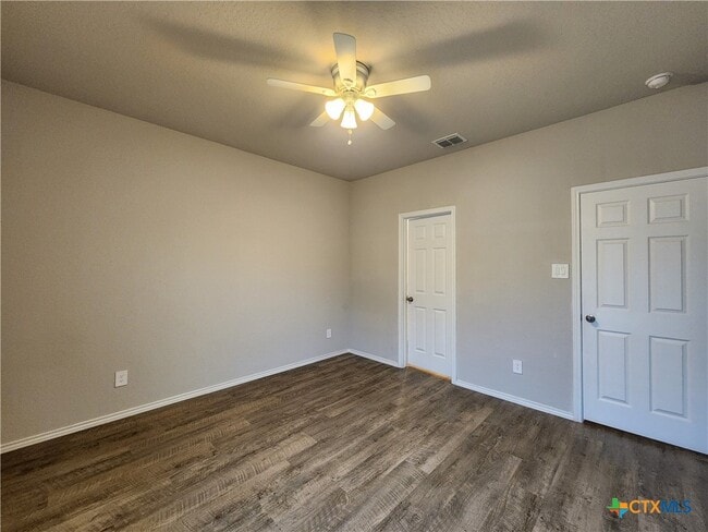 Building Photo - 621 Jennifer Cv