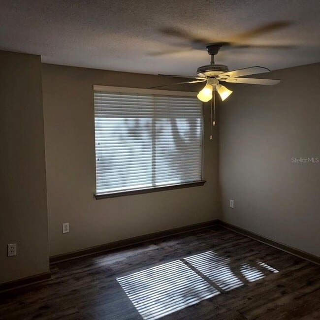 Building Photo - 5611 S Sherwood Ave