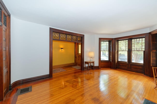 Building Photo - 150 2nd St