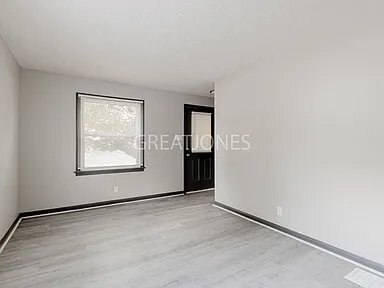 Building Photo - 1956 Glenridge Dr