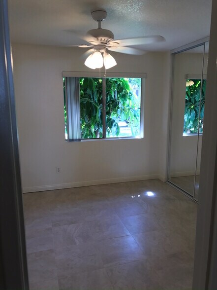 Bedroom 3 - 616 South Fashion Park Street