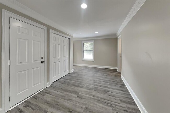 Building Photo - 1105 Tom Ln