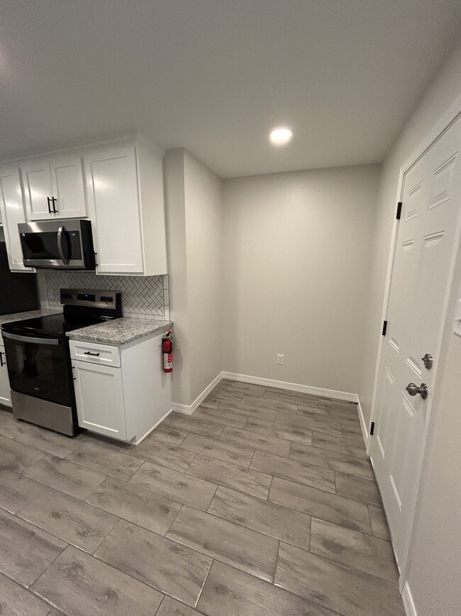 Building Photo - 2515 Kavanaugh Rd