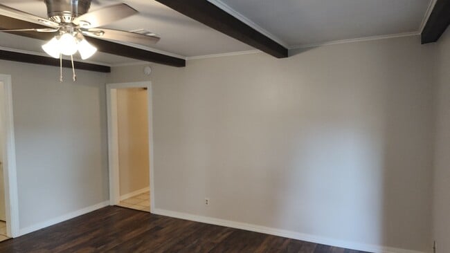 Building Photo - 2025 N 432