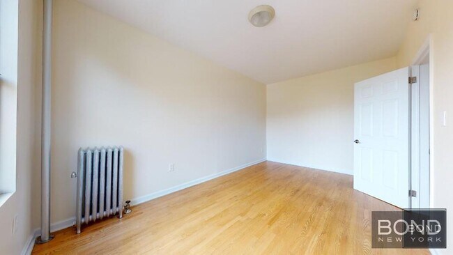 Building Photo - 620 W 171st St