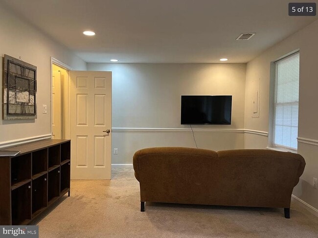 Building Photo - 21082 Gladstone Dr