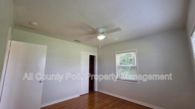 Building Photo - 925 Sikes Blvd