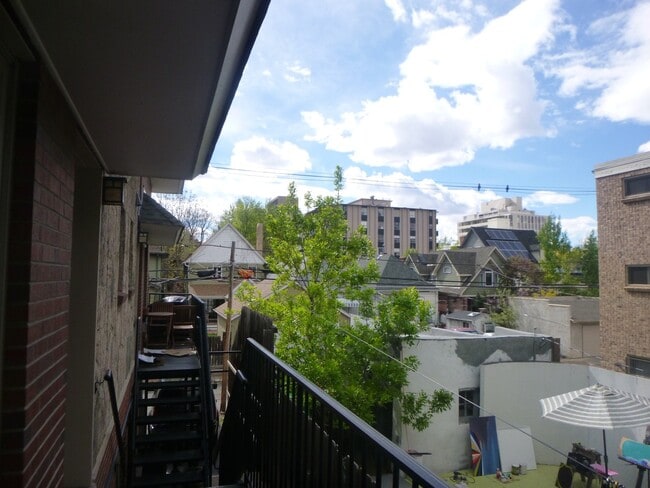 Building Photo - CHEESMAN PARK! TWO STORY CONDO! ADDITIONAL...