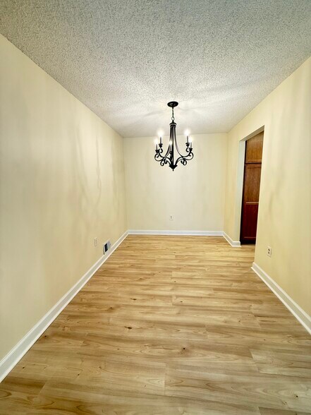 Building Photo - 49 Joyner Ct