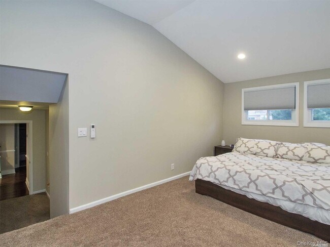 Building Photo - 11 Pratt St