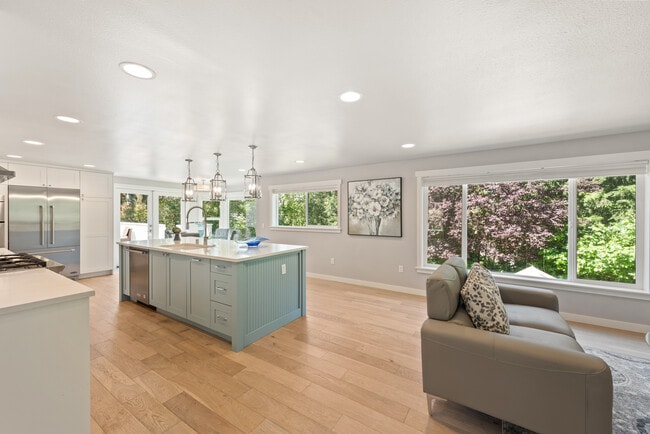 Building Photo - 6119 114th Ave NE