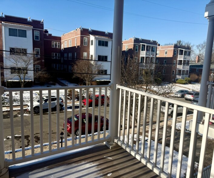 Building Photo - 26 Robin Rd