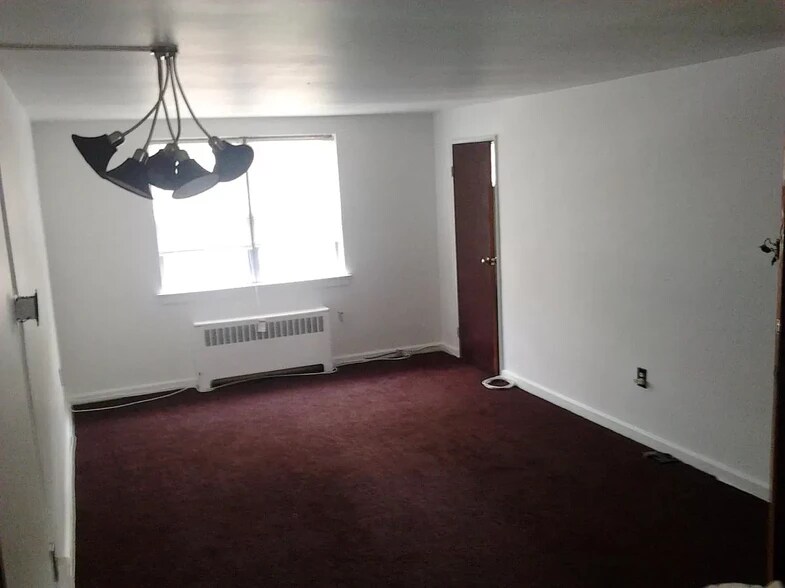Building Photo - 542 Gilham St