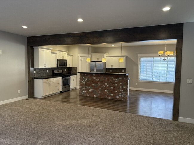 Building Photo - 5535 W Naples Dr