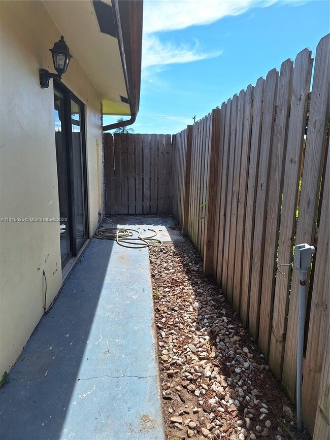 Building Photo - 4322 Woodstock Dr