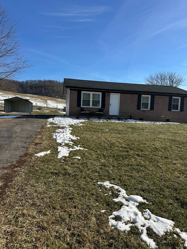 Building Photo - Lovely Rancher in Washington County VA