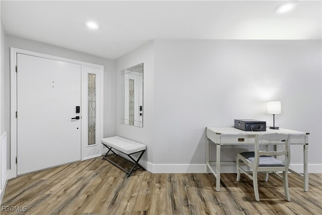 Building Photo - 1925 Clifford St