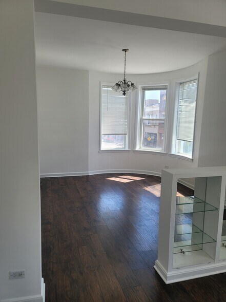 Building Photo - 2024 S Leavitt St