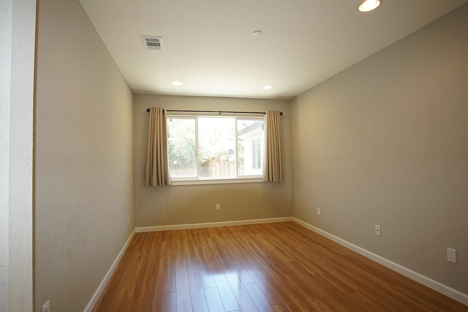 Building Photo - 2498 Amaryl Dr